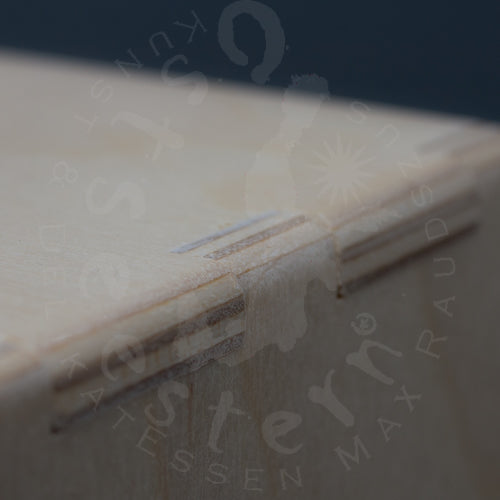 Holzkiste Schwalbenschwanz